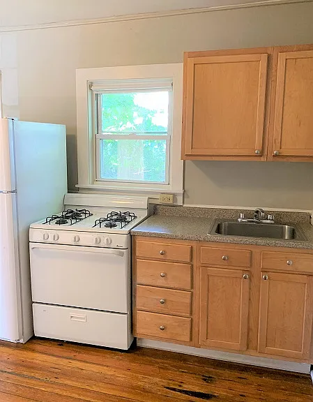 63 Danforth St #2R — Photo 4