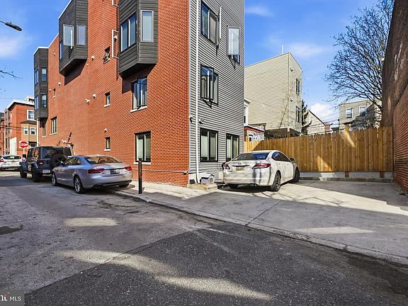 3rd image of 1951 Cambridge St #A