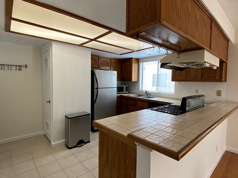 1st image of 117 N 1st St APT 9