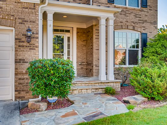 2nd image of 913 Idlewood Dr