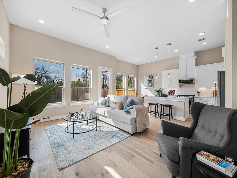 306 Chobani Ln — Photo 8