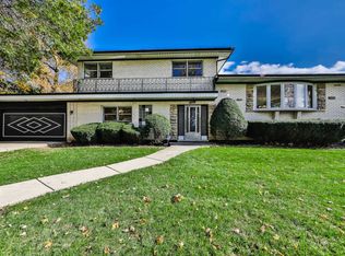 9201 Hamlin Ave, Evanston, IL 60203