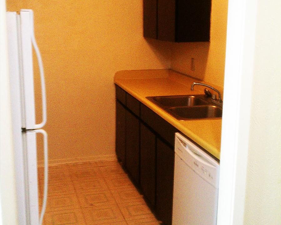 2nd image of 2269 W Oak St APT A17