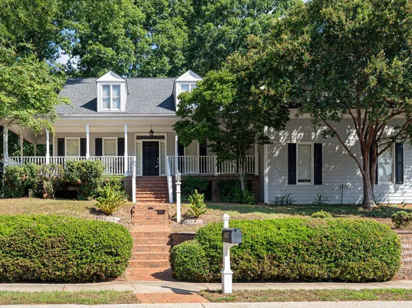 1427 Moosecreek Dr, Raleigh, NC 27614