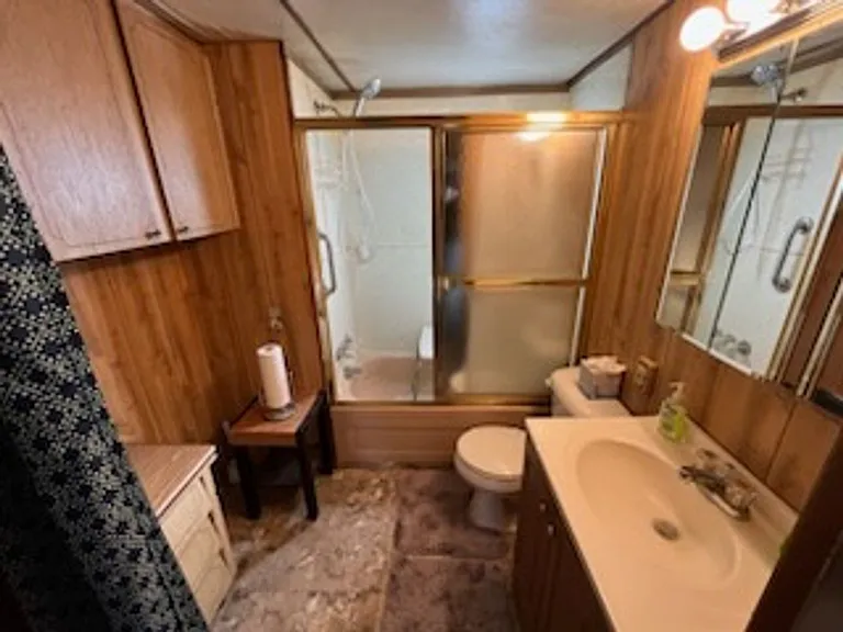2322 Morris Ave NE — Photo 5