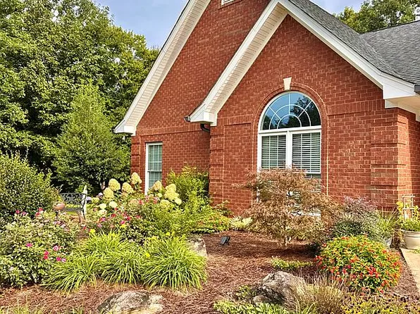 164 Bonnie Pearl Ln, Cleveland, GA 30528