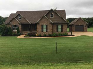 440 Ridgewood Dr, Henderson, TN 38340