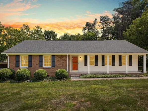 840 Bundaberg Ln, Rural Hall, NC 27045