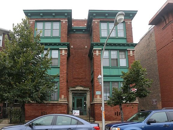 3rd image of 4140 N Clarendon Ave #3N