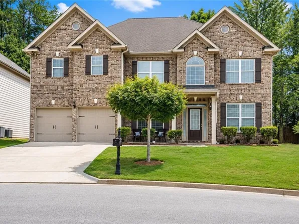 3594 Hideaway Ln, Loganville, GA 30052