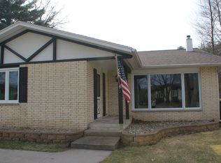 2721 Richard St, Marinette, WI 54143
