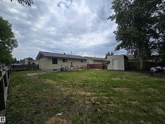 3rd image of 10829 167a Ave NW