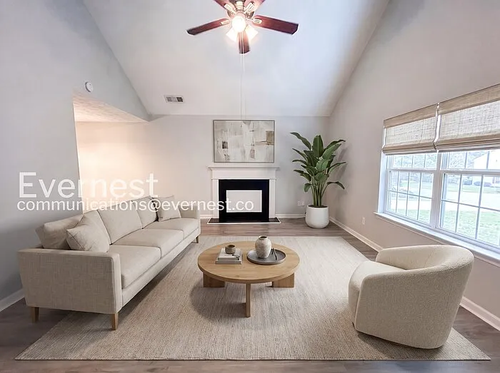1311 Birch Ct — Photo 2
