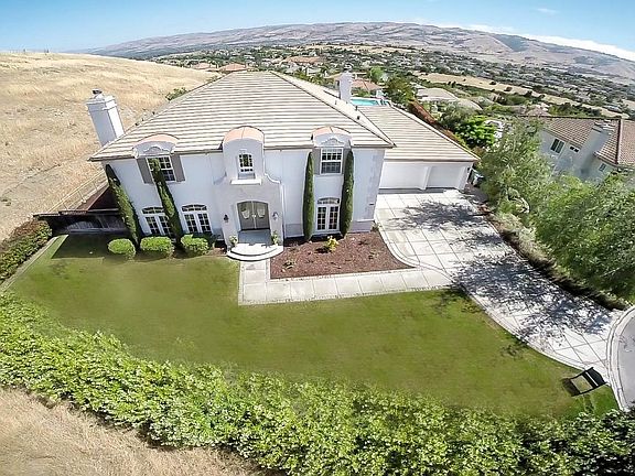2nd image of 4901 Portmarnoch Ct