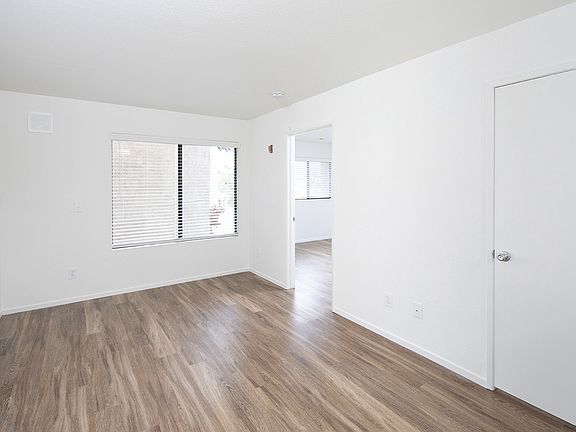 5th image of 4457 Temecula St Unit 103