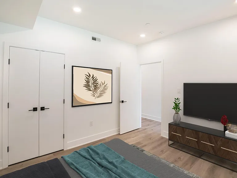 1420 Point Breeze Avenue — Photo 16