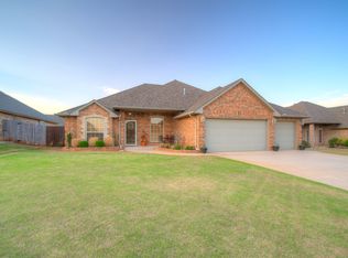 312 E Mobile Ter, Mustang, OK 73064