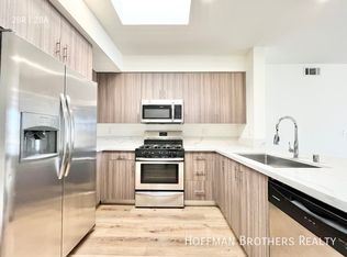 5229 Willowcrest Ave #408A, North Hollywood, CA 91601