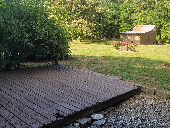 4th image of 437 Haw Branch Rd