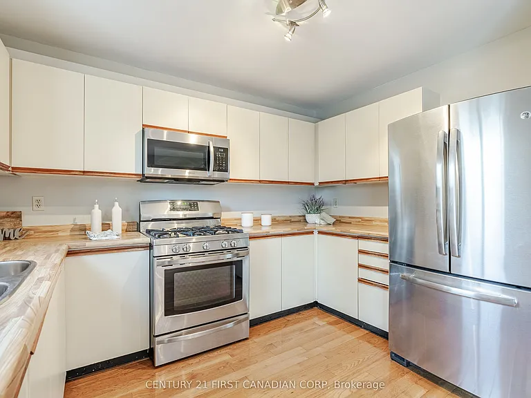 160 Conway Dr #7 — Photo 16