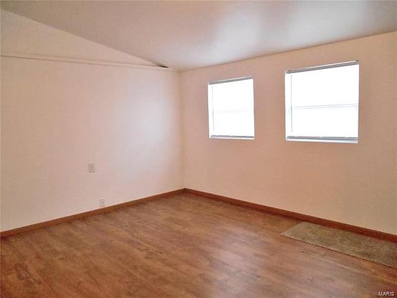 3rd image of 2152 Robert Ave