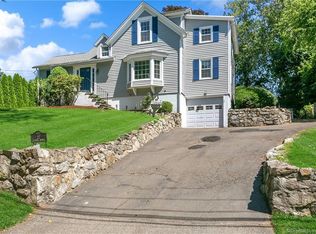 27 Revonah Ave, Stamford, CT 06905