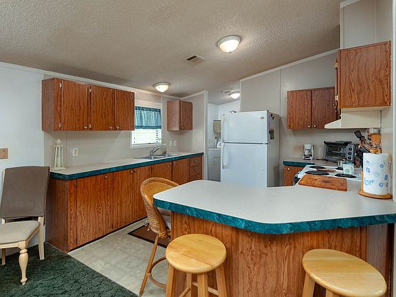 3rd image of 8315 Grady Dr