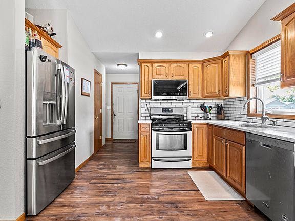 5th image of 450 Bittersweet Ln