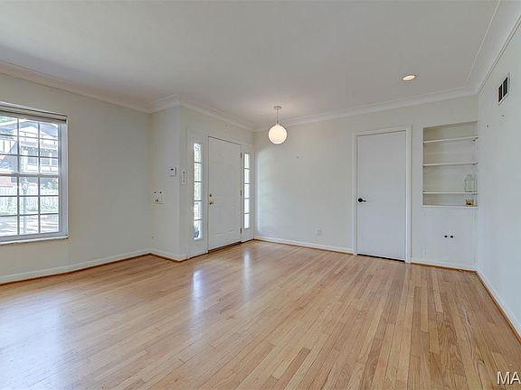 4th image of 7401 Wellington Ave