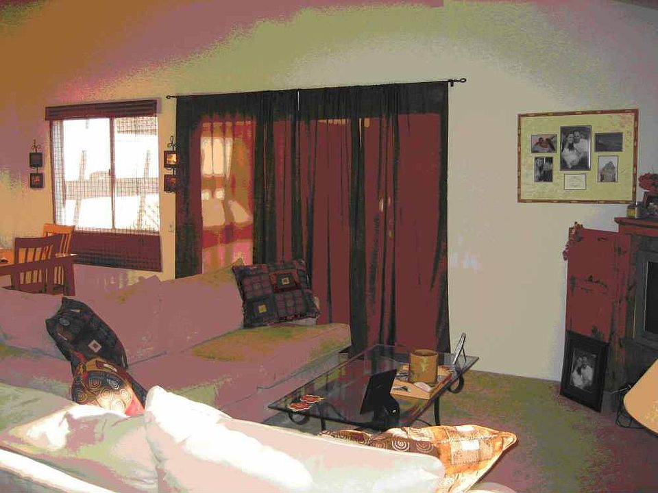2nd image of 502 W Vineyard Ave