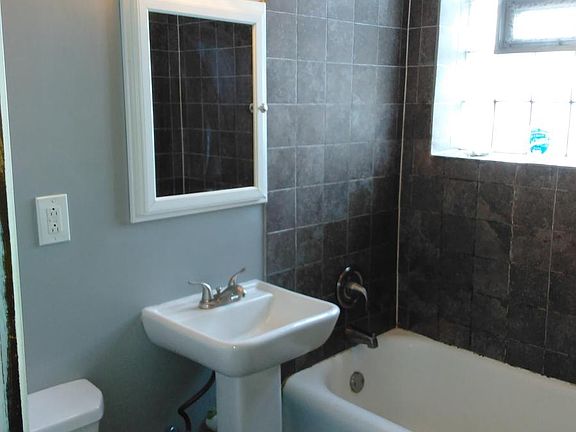 4th image of 5719 N Elston Ave #2