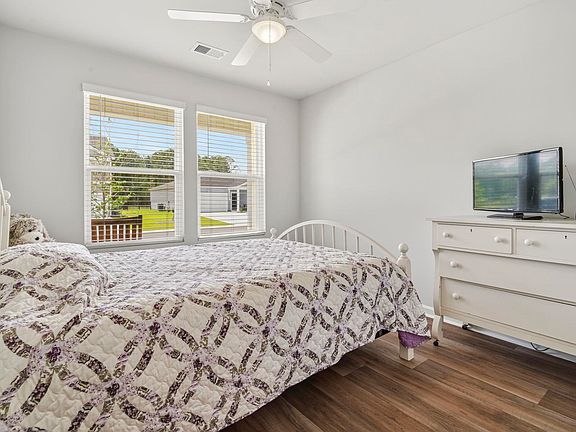5th image of 171 Warner Crossing Way