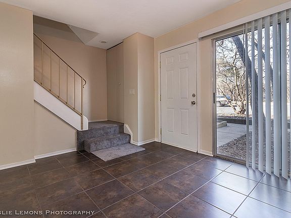 2nd image of 5932 Meadow Dr Unit 5932