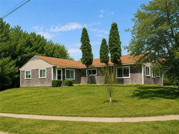 10 Ludlow Rd, Middletown, RI 02842