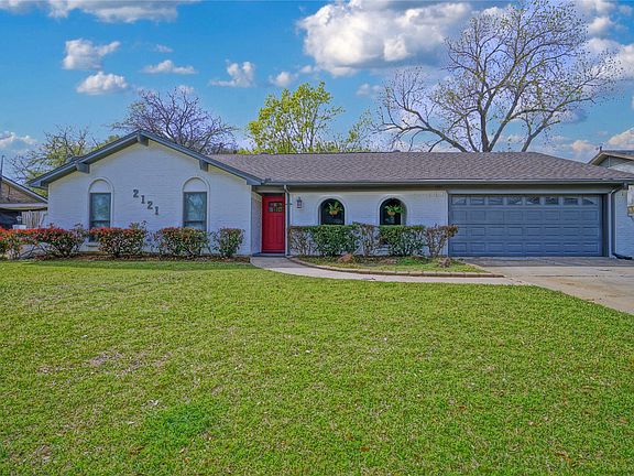 2nd image of 2121 Stonegate Dr N
