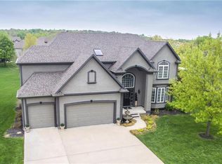 204 NE Hidden Valley Ln, Lees Summit, MO 64064