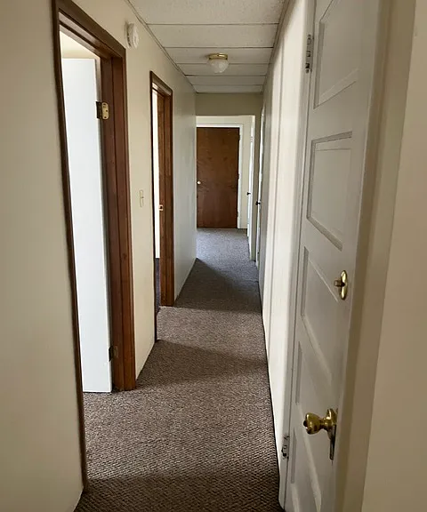 View from front to back of the apartment along the hallway