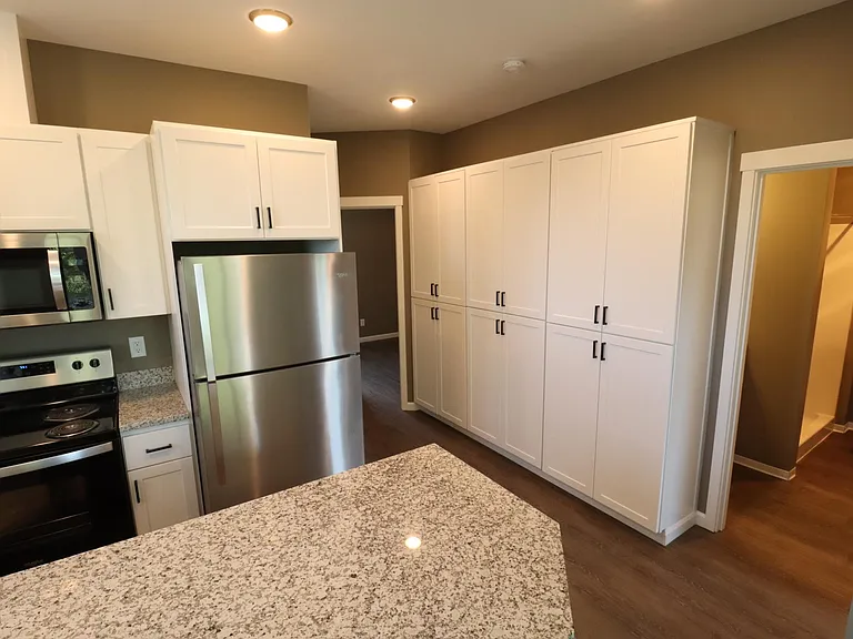 488 Strand Ave SE #200 — Photo 3