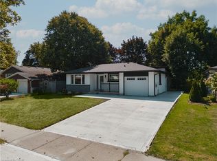 537 Glen Manor Blvd, Waterloo, ON N2L4T4
