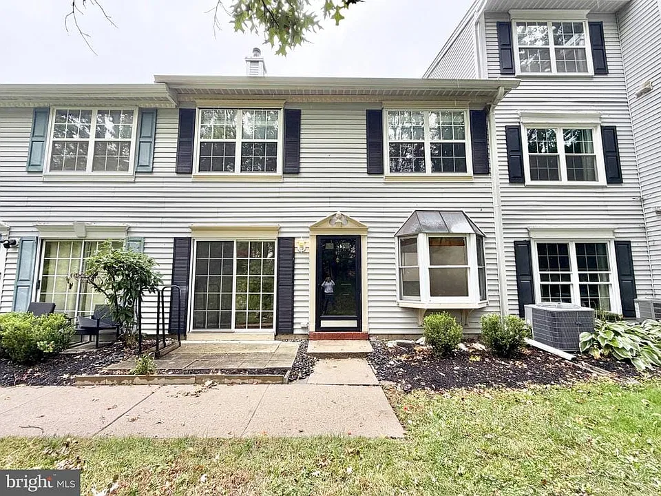 67 Cheverny Ct
