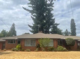 330 E Berkeley St #A, Gladstone, OR