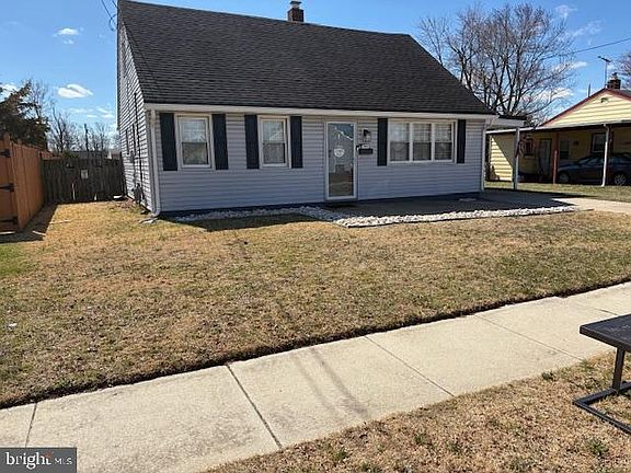 3rd image of 948 Easter Rd