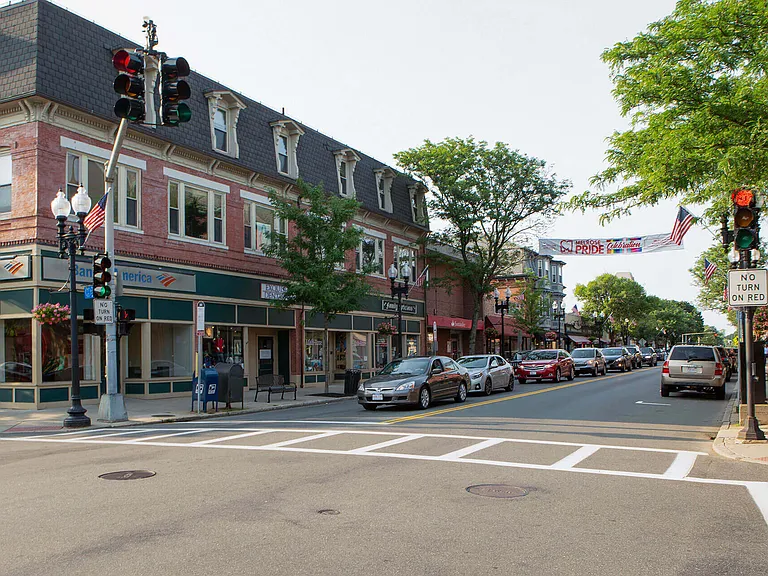 Melrose offers local shopping and dining options to satisfy your every whim