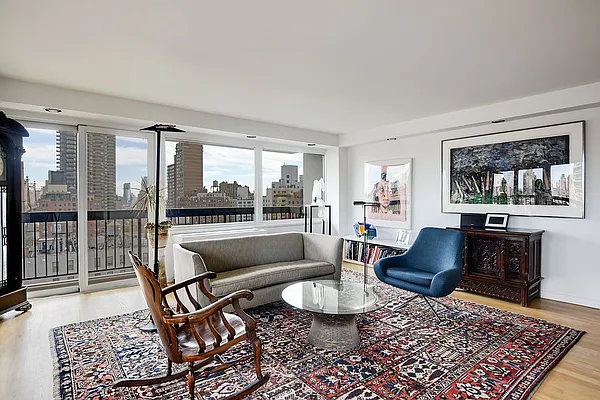 Sold by Compass | media 23