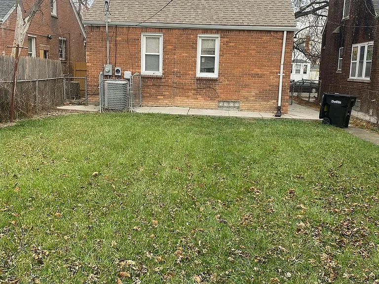 6753 Longacre St — Photo 4