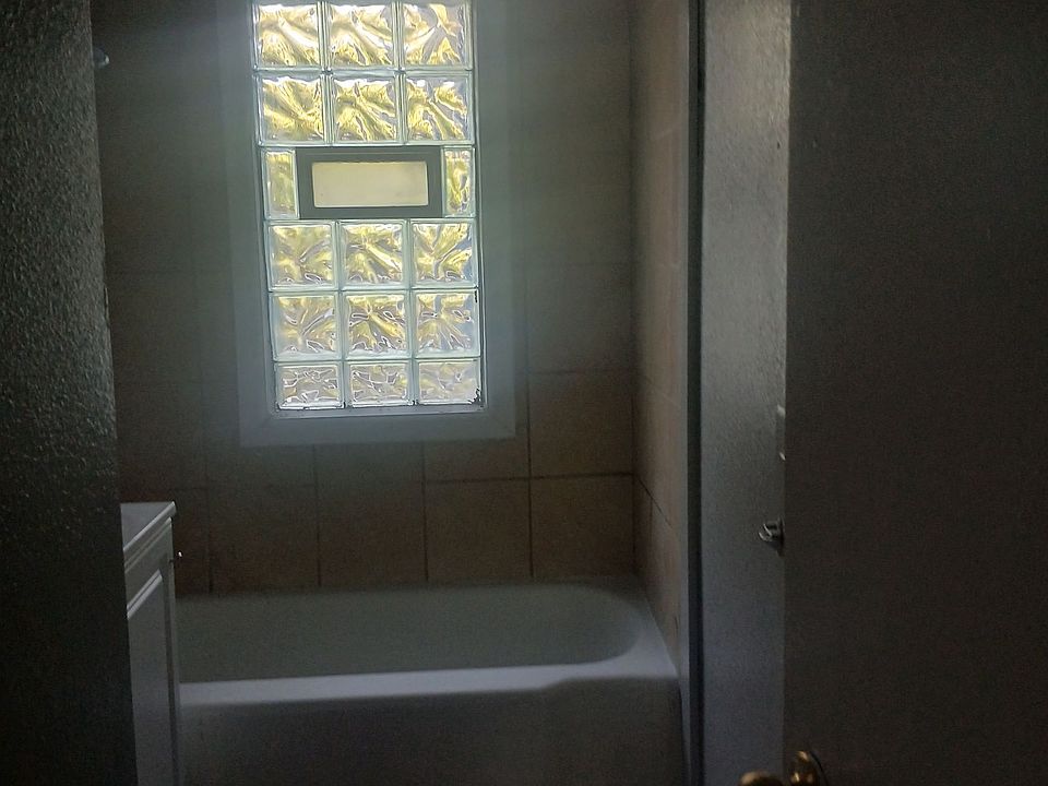 1st image of 2827 W Oriole Dr