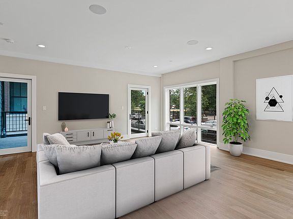 3rd image of 1907 W Schiller St #1