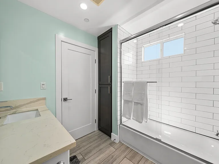 711 N Bandini St — Photo 28