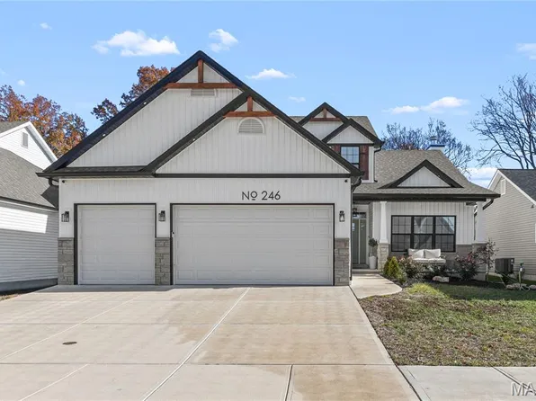 246 Wolf Pack Dr, Imperial, MO 63052