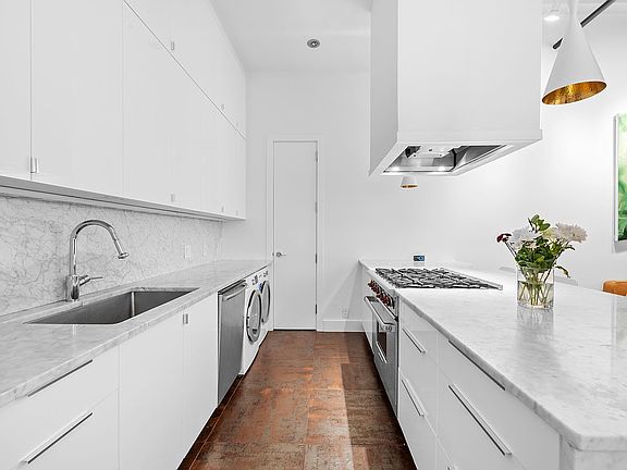 5th image of 157 Hudson St #1B